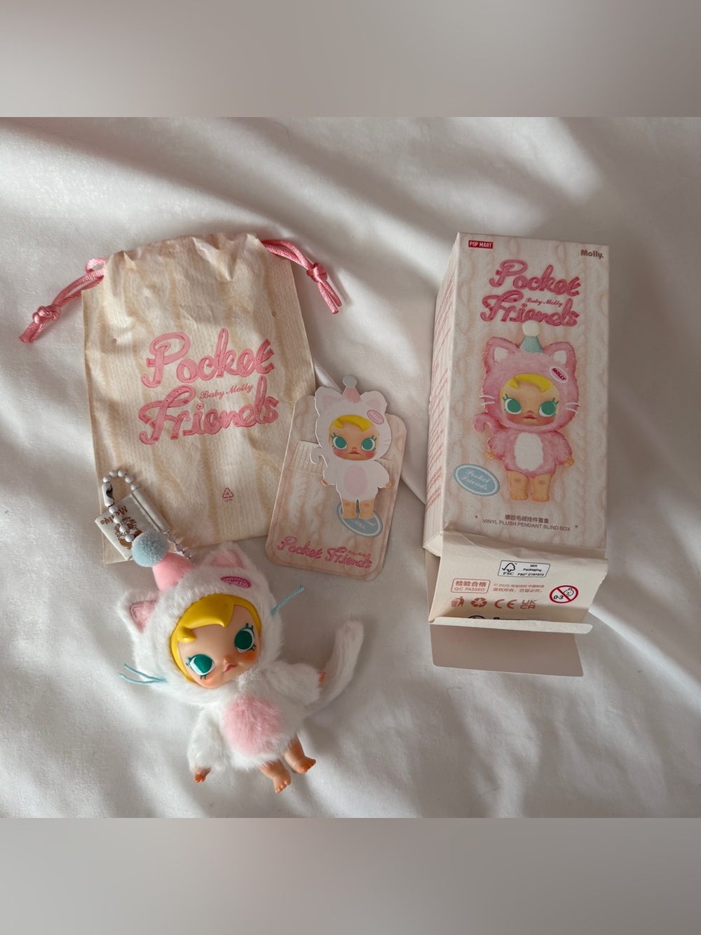 POP MART baby Molly pocket friends white purse pal